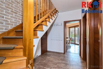 Nabízím Vám k prodeji rodinný dům o dispozici 4+1 s garáží a - 13