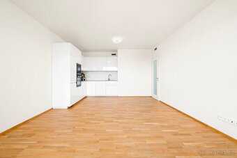 Byt 2+kk 58 m2,lodžie 7 m2, garáž, 9.patro Praha 4 Modřany - 13