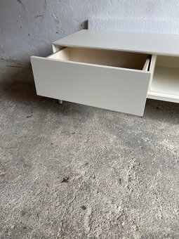TV stolek Kave Home - 13