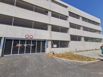 Pronájem garážového stání 14,5 m2 Praha Čer. Most, Bryksova - 13