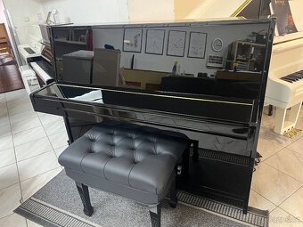 Černý Petrof mod. 115 v záruce, doprava zdarma. PRODÁNO - 13