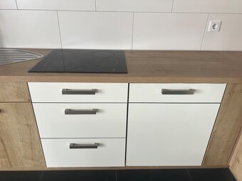 Moderní kvalitní kuchyňská linka - 13