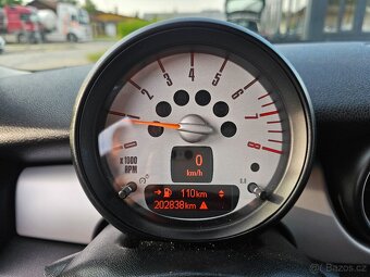 MINI COOPER ONE 2013 1.6i 72kW,TEMPOMAT,KLIMA,SERVISKA - 13
