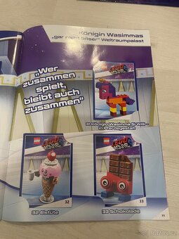 The LEGO Movie 2: Awesome Collector Album - 13