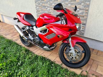 Honda VTR 1000F - 13