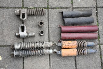 Množství dílů starých motocyklů JAWA, ČZ a jiných - 13