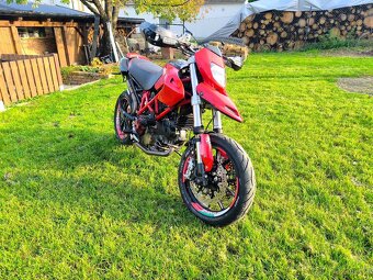 Ducati Hypermotard 1100 - 13