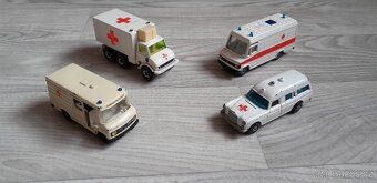 autíčka - angličáky ambulance (sanitky) - 13