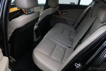 BMW E60 M5 5.0 V10 - 13