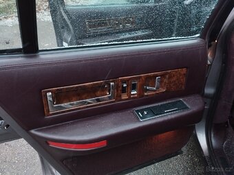 Cadillac Fleetwood Brougham sleva - 13
