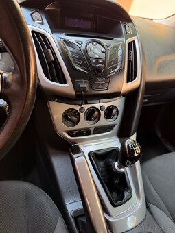Ford Focus Universal 1.8 TDCi - 13