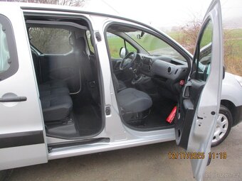 Peugeot Partner 1.6i TeePee 66kW ZADNÍ KŘÍDLA TAŽNÉ Z - 13