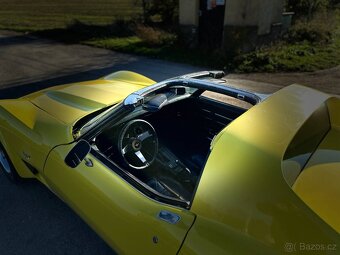 1977 Chevrolet Corvette C3 5.7 V8 - 13