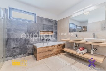 Prodej rodinného domu 4+kk 204 m2, pozemek 465 m2  - Blatnic - 13