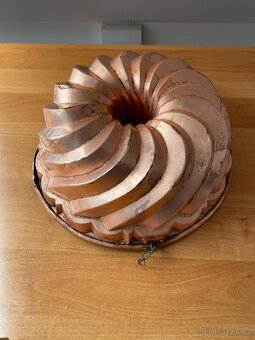 Sběratel nabízí staré měděné formy - 13