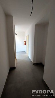 Novostavba rodinného domu 5+kk, pozemek 803m2, 15minut od ok - 13