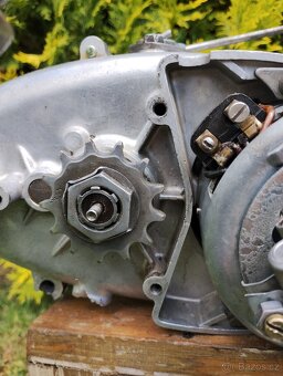 Prodám náhradní motor na jawa pionýr 05, plně funkční - 13