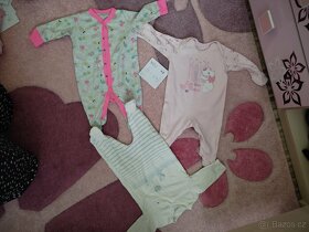 Oblečení a jiné potřeby pro miminko - 13