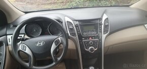Hyunda i30 Trikolor 1,6i + LPG , koupeno v ČR 2.Majitel - 13