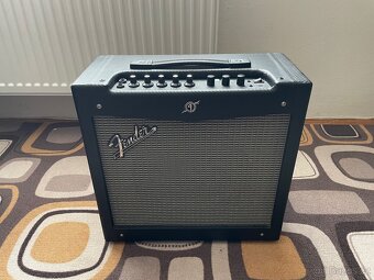 Squier Stratocaster Standard Series + Fender Mustang V2 110W - 13