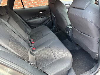 Toyota Corolla Touring Sports 1.8 Hybrid Comfort, tažné zař. - 13