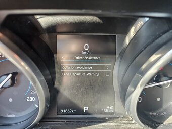JAGUAR XF 2019 2.0 25D 177kW SEDAN,VÝHŘEVY,KŮŽE,NAVI - 13