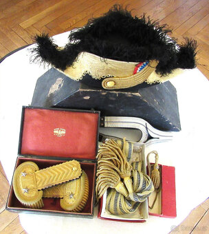 LOT UNIFORME BICORNE GRANDE TENUE Mle 1872 GENERÁLNÍ DŮSTOJN - 13