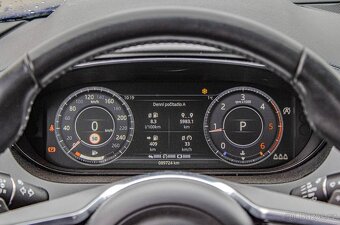 Jaguar E-Pace 2.0 R-Dynamic SE AWD A9 132kW - 13