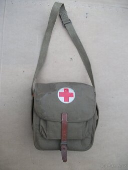 muniční bedny + ešus + pláštěnka + lékárna - 13