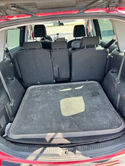 Mazda 5 1.8 benzín 85kw rok 2007 - 13