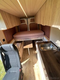 Prodám obytný Volkswagen Crafter 2,5 tdi - 13