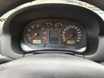 VW Golf 1,6 FSI Variant, jen 69000 KM - 13