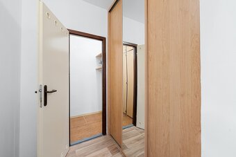 Pronájem bytu 2+KK, 42 m2 s výhledem a sklepem, Dobětice - 13