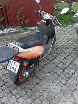 Dva skútry Yuki rally a Moto Zeta - 13