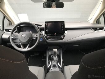 Toyota Corolla  Hybrid - 2022 - 13