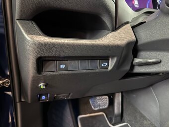 Toyota RAV-4 2.5 Hybrid r.2019 87 t.km. původ ČR - 13