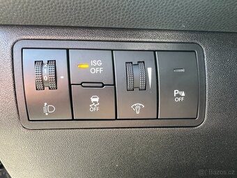 KIA VENGA 1,4i 66KW 1.MAJITEL 48000KM TEMPOMAT PARK.SENZORY - 13