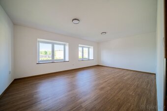 Rodinný dům 5+1 po rekonstrukci, Buchlovice, pozemek 463m2 - 13