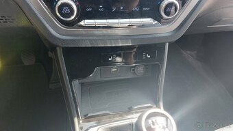 Prodám Ssangyong Korando 1.5i GDi 120kw ČR 1majitel - 13