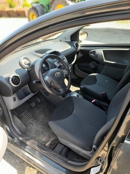 Toyota Aygo 1,0i automat - 13