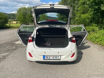 Hyundai i30 Hatchback 1.4i 73 kW - 13