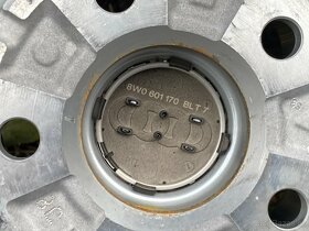 Audi originál alu 5x112/66,6 R21 zimní pneu - 13