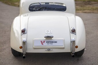 Jaguar XK120 Coupe - 13
