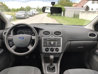 Ford Focus 1.6i - 74 kW - klimatizace - 13