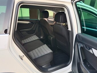 VW Passat B7 Alltrack 2.0 Tdi 103 kW  combi - 13