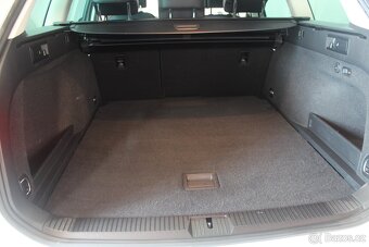 VW Passat B8 2.0TDI DSG 4x4 HIGHLINE NAVI 2019 DISPLAY - 13