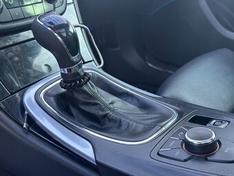 Opel Insignia Sports Tourer 2012 - 13