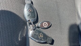 Prodám MERCEDES-BENZ Třídy C 320 CDI,4-MATIC - 13