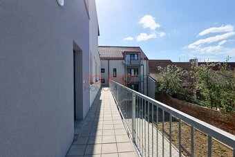 Prodej patrového bytu 2kk - 13