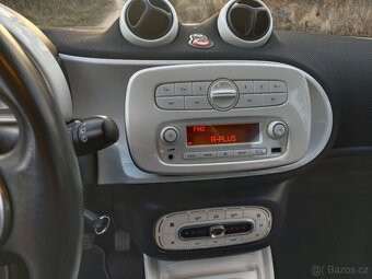 SMART forfour 1.0i duocolor 2015 – 4dv / 4 místa - 13